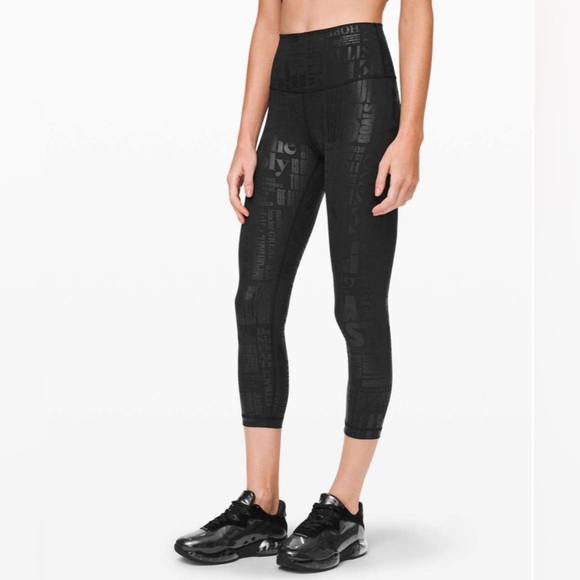 Rare Lululemon Wunder Under High-Rise Crop 23” 20YR Manifesto Foil Black Size 8 - Picture 3 of 9